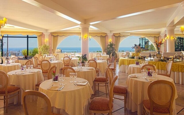 Baia Taormina Hotel