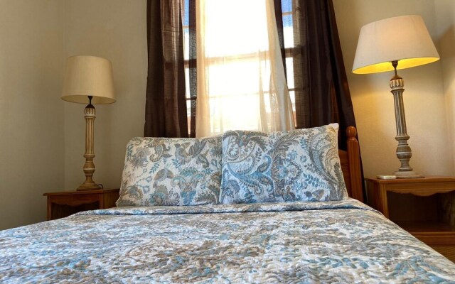 Inviting 2-bed Apartment West Coast Private