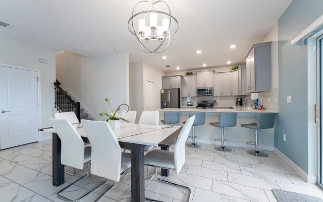 Magical 6BR Villa Pool Themed Room