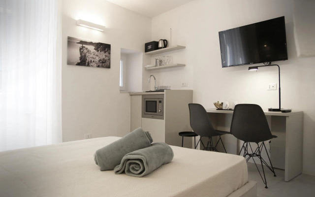 MaDa Charm Apartments Terrace&Carugio