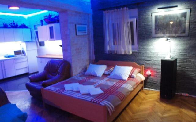 Apartments and bungalows Dalibor