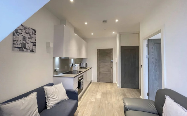 Remarkable 1-bed Apartment in Slough