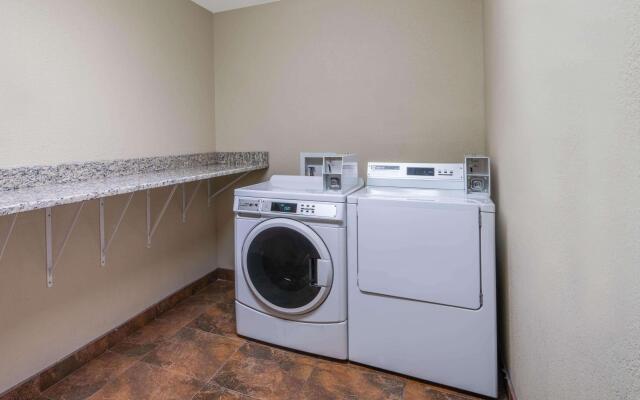 La Quinta Inn & Suites by Wyndham Castle Rock