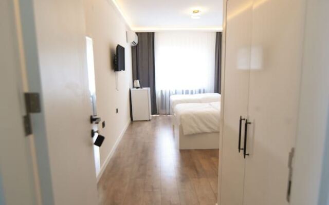 Golden Life Suite