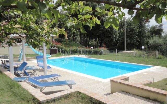 Splendid Relaxing Stay in the Tuscan Countryside