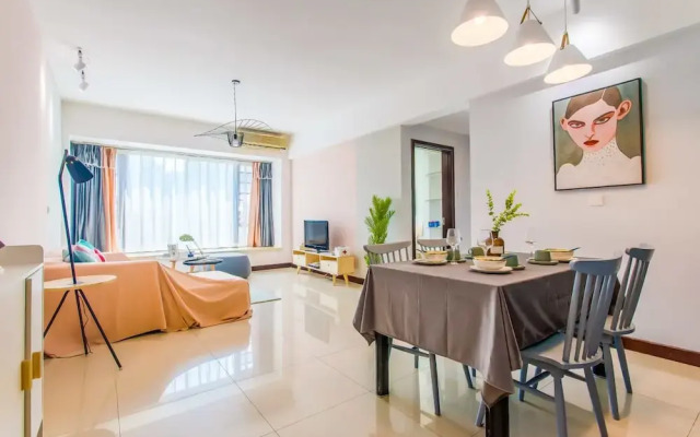 Locals Boutique Apartment  Huafa  No.3