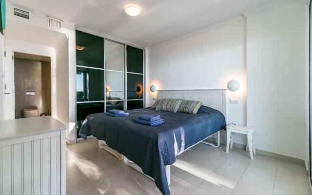25-Modern Apartment in Paseo Maritimo, Fuengirola!