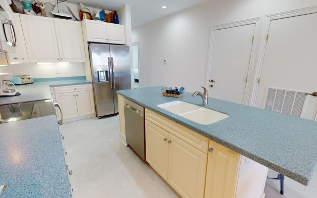 Desoto Beach Club 304