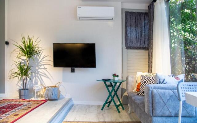 Invigorating Studio Flat Near Kordon In Alsancak
