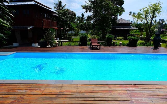 Tree home plus homestay