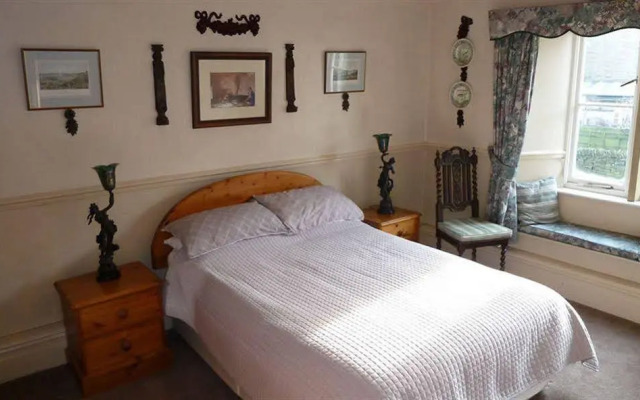 The Kinder Lodge