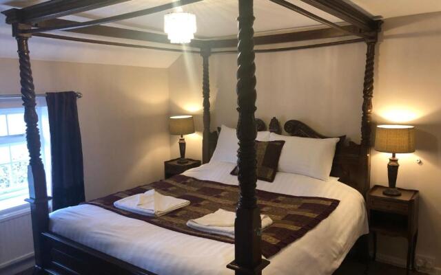 The Walnuts Country House