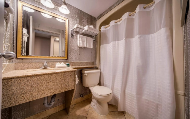 Monte Carlo Inn Vaughan Suites