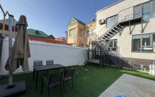 Yining Jiaxin Homestay (Liuxing Street Branch)