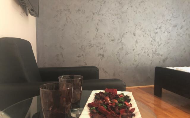 Airport Rest Apartments