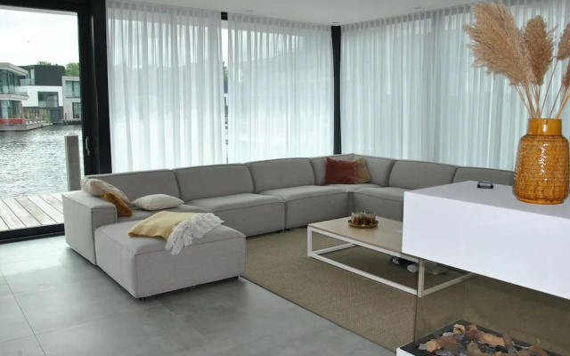 Waterfront Holiday Home in Arnemuiden