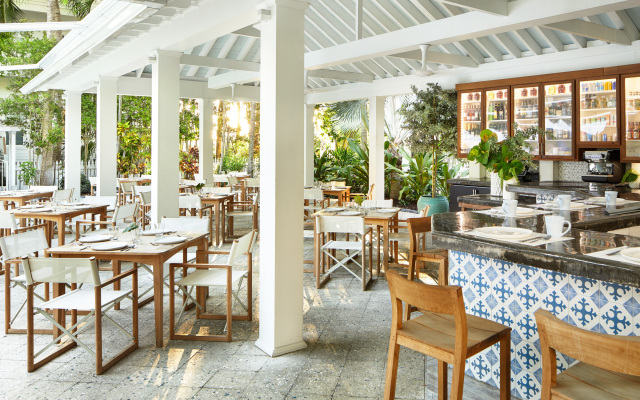 Parrot Key Hotel & Villas