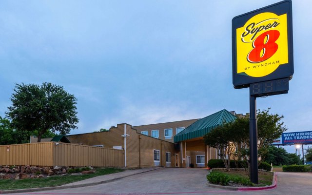 Super 8 by Wyndham Garland/Rowlett/East Dallas area