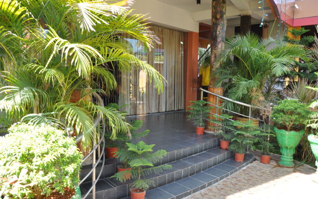 Sunshine Hotel & Hall