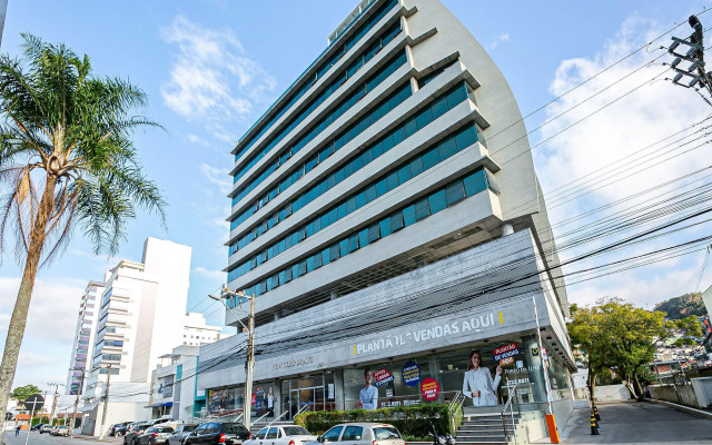 Vista Mar com sacada no Centro #CA49