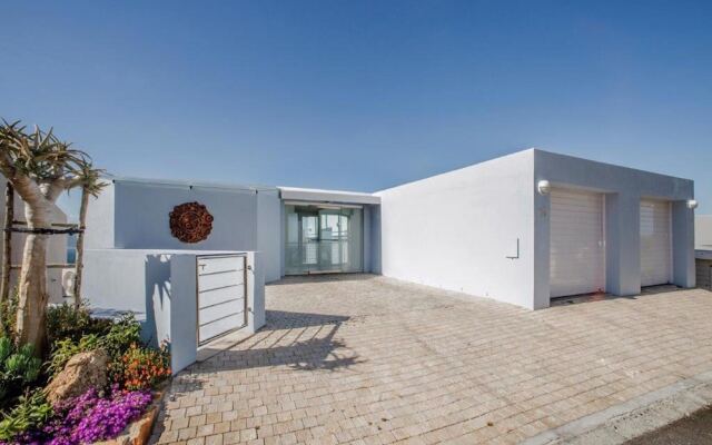 Boulders Blue Bed and Breakfast