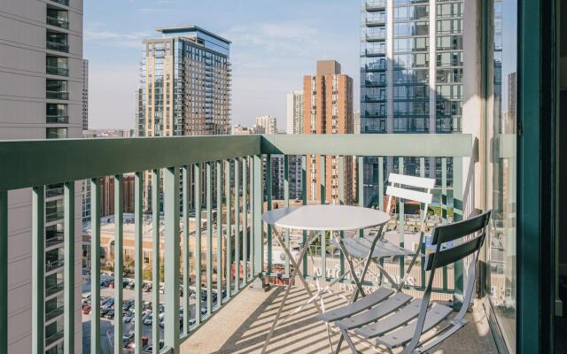 Chicago | Heavenly 1BD/1BA River North Apartment