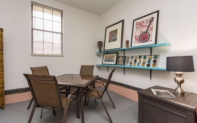 Charming Nashville Home Near Restaurants & Bars!