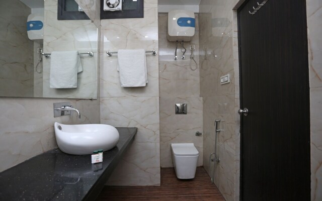 Hotel Samrat BY OYO Rooms