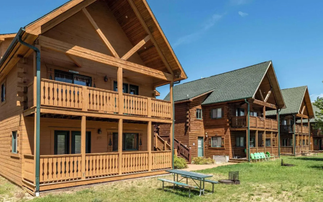 Three Bears Waterpark Resort Near Tomah, Ascend Collection Hotel