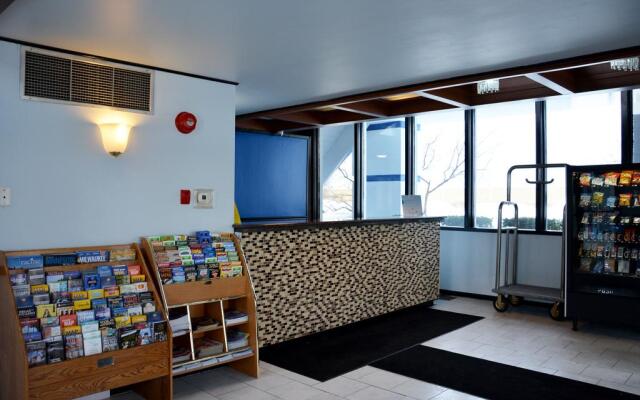 Travelodge by Wyndham Milwaukee