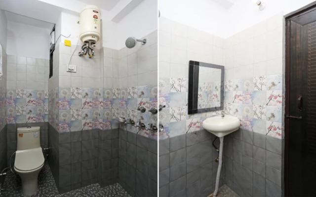 Hotel Royal India By OYO Rooms