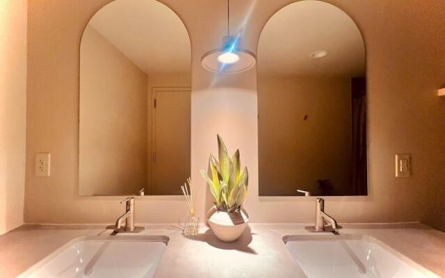 Brut Hotel