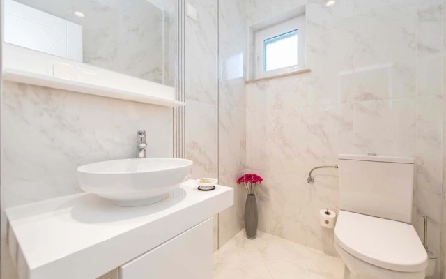 Luka - With Pool - A2