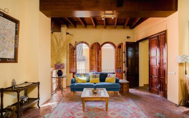 Eva Recommends Abades