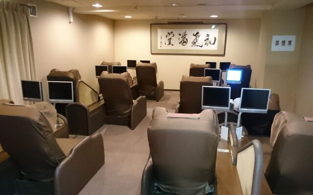 Hiroshima Capsule Hotel & Sauna New Japan EX - Caters to Men