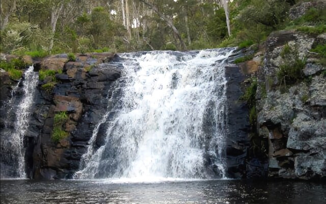 Moffat Falls Lodge