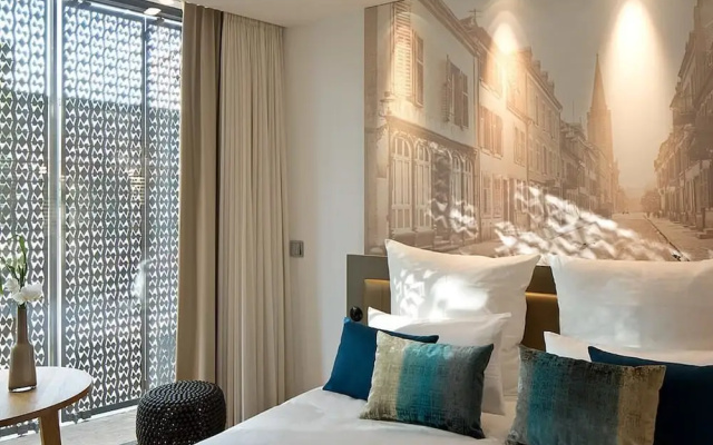 LA Maison Hotel