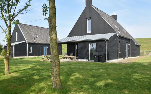 Traditional Villa in Tzummarum near Sea