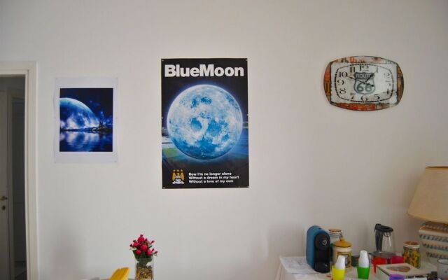 La Luna Blu in Old Town