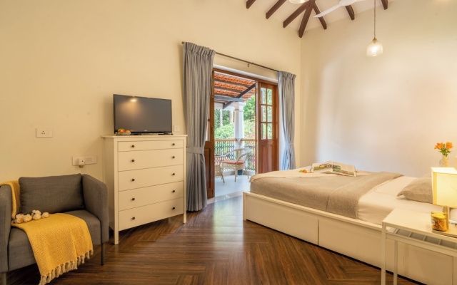 ELIVAAS  Lumin 4 BHK with Pool in Arpora