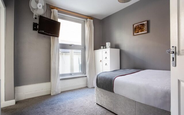 OYO Minerva Guesthouse