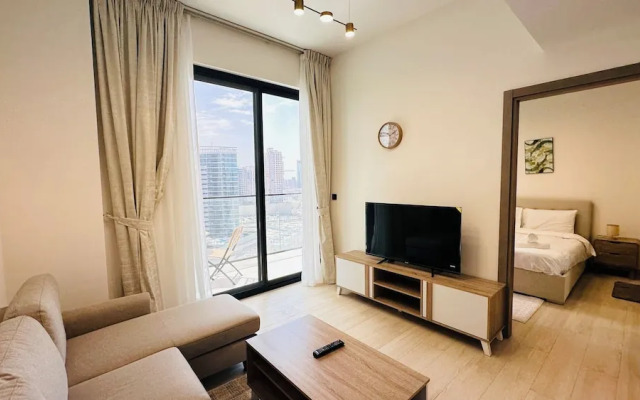 OYO 1289 Home Premium 1Bed Apartment At