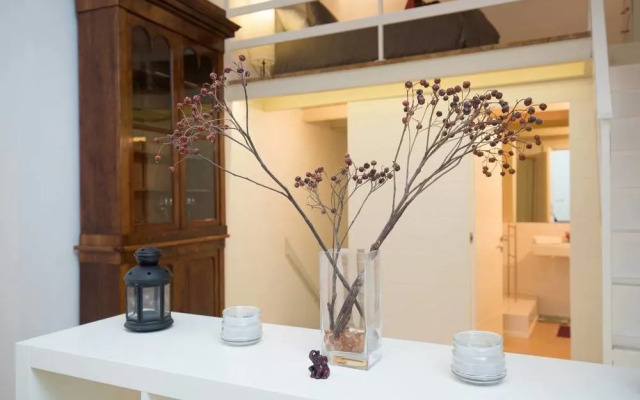 Travel & Stay - Parione