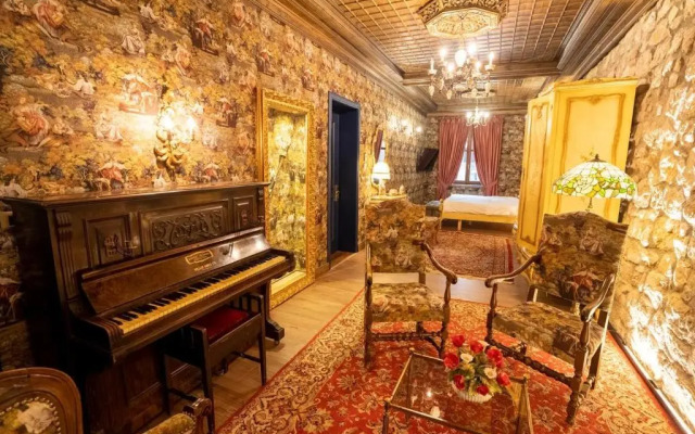 Castle Boutique Hotel