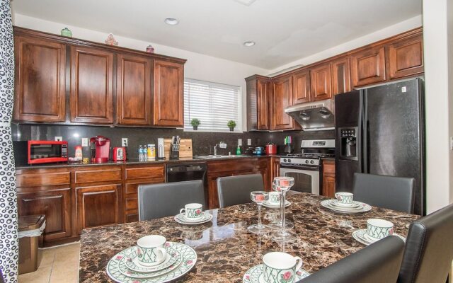 Grey High Roller - 4Bd 3Ba