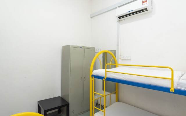 SPOT ON 89834 Blue District Backpackers