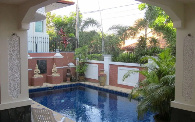 Baan Kanittha - 5 Bedrooms Pool Villa