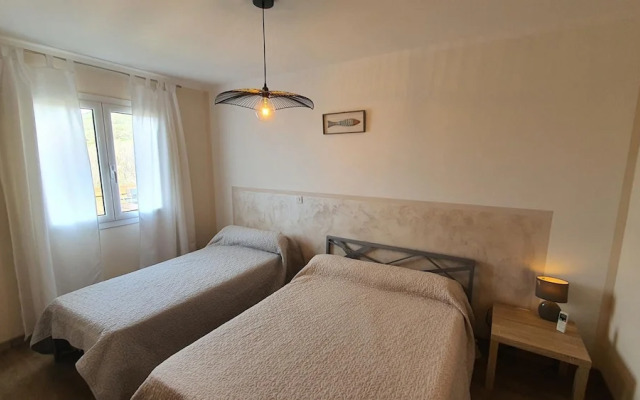 T3 Piscine Avec Jardin Proche St-florent