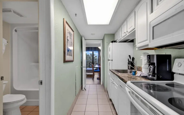 Breakers Sailfish Condos by Hosteeva