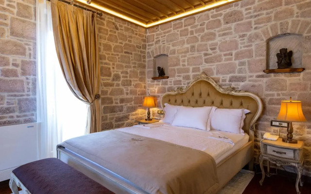 Cunda Baradiel Hotel